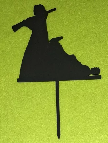 Fekete színű,,nyír rétegelt lemez Menyasszony puskával  Torta dísz	13x20cm vastagság 3mm