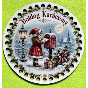   15cm Horgolható  ,Fa alapú HDF(nem tömörfa)   7 mm lyukkal Piros ruhás kislány Boldog karácsony felirattal 	1db	15cm vastagság 2,5mm	