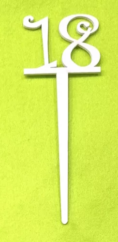 Fehér  fa beszuros vidám számok	1 db/csomag	18x6,5cm vastagság 3mm