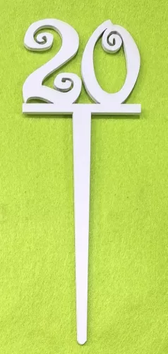Fehér  fa beszuros vidám számok	1 db/csomag	18x6,5cm vastagság 3mm