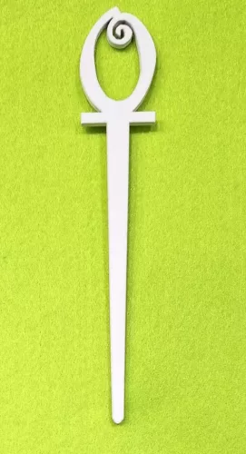Fehér fa beszuros vidám számok	1 db/csomag	18x3cm vastagság 3mm
