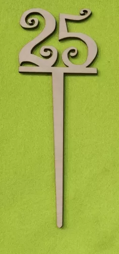 Natúr fa beszuros vidám számok	1 db/csomag	18x6,5cm vastagság 3mm