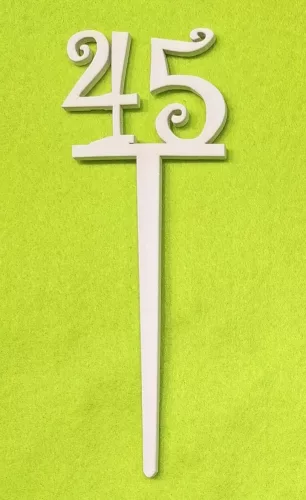 Natúr fa beszuros vidám számok	1 db/csomag	18x6,5cm vastagság 3mm