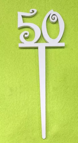 Fehér fa beszuros vidám számok	1 db/csomag	18x6,5cm vastagság 3mm