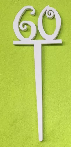 Fehér fa beszuros vidám számok	1 db/csomag	18x6,5cm vastagság 3mm
