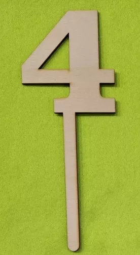 Natúr fa beszúrós 4 szám kövér	1db/csomag	18cm vastagság 3mm