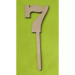   Natúr fa beszúrós 7 szám kövér	1db/csomag	18cm vastagság 3mm