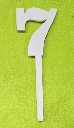 Fehér  fa beszúrós 7 szám kövér	1db/csomag	18cm vastagság 3mm
