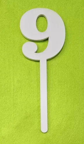 Fehér  fa beszúrós 9 szám kövér	1db/csomag	18cm vastagság 3mm