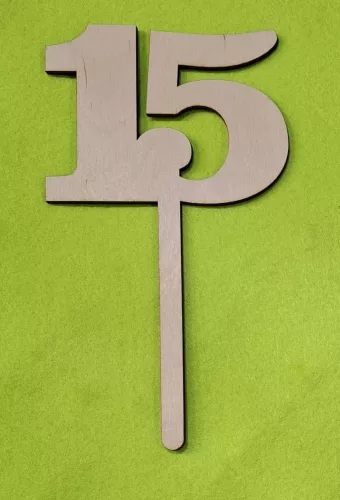 	Natúr fa beszúrós 15 szám kövér	1db/csomag	18cm vastagság 3mm