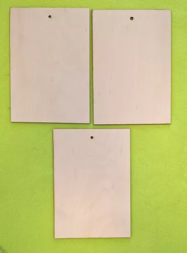 Natúr fa téglalap lyukkal 	3db/csomag	14x20cm vastagság 3mm