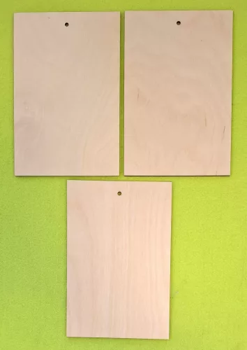 Natúr fa téglalap lyukkal 	3db/csomag	12x18cm vastagság 3mm