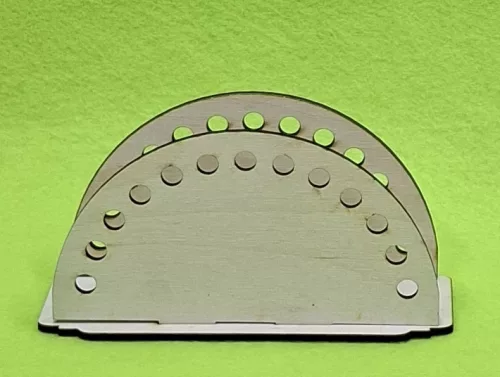 Natúr ,Lapraszerelt ,Szalvéta  tartó ,   horgolható  alap 7,mm lyukkal	1szett	alja 14x5cm oldala 7x13cm  vastagság 3mm	