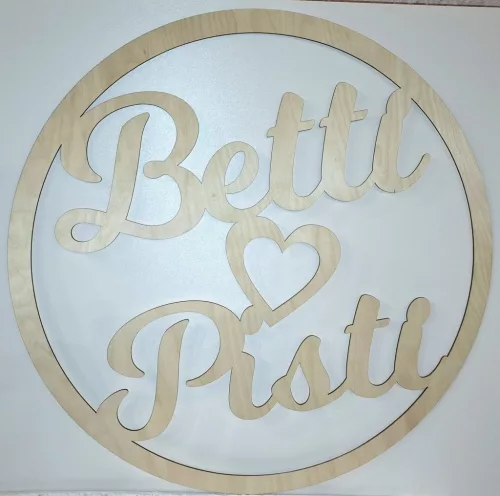 Natúr,nyír rétegelt lemez Egyedi monogrammal 	esküvői háttér 1 db	58x58 