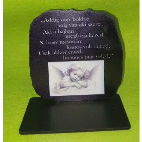   Nyomtatott  fa Talpas fekete háttérel Angyalkás Addig vagy boldog…..  felirattal 	1szett	szélesség13cm-12cm magasság Talp 13x7 cm, vastagság 2,5mm		