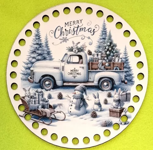  Horgolható nyomtatott fa Kopogtató közép   Havas háttérrel nyuszi fekszik  az autón    Merry Christmas  felirattal 	1db	15cm vastagság 3mm	