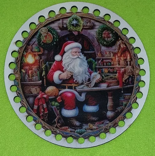 15 cm Horgolható nyomtatott Fa koszorú közép 7mm lyukkal  Télapó kívánság listával 	1db	15 cm vastagság 2,5mm	