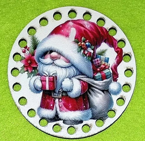 8cm kör Horgolható nyomtatott fa alap   Aranyos télapó     5mm lyukkal 	1db	8cm vastagság 2,5mm	