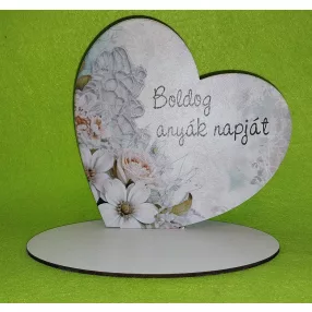   Nyomtatott fa  Talpas szív Fehér margarétás ,barna  alapon Boldog anyáknapját felirattal	1 szett	15x15cm, talp 17,5x10 vastagság 3mm	