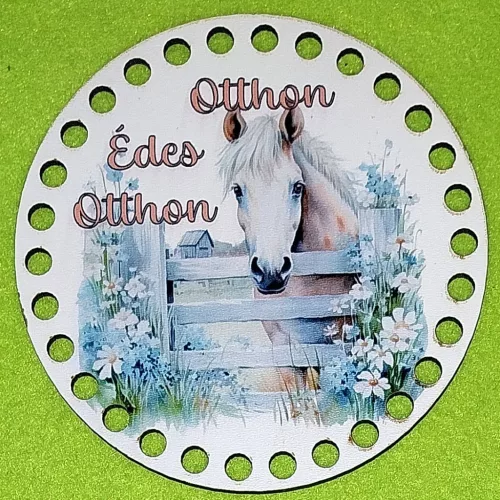 12cm Horgolható nyomtatott fa alap Fehér ló karámban Otthon Édes Otthon   felirattal 7mm lyukkal 	1db/csomag	12cm vastagság 3mm	
