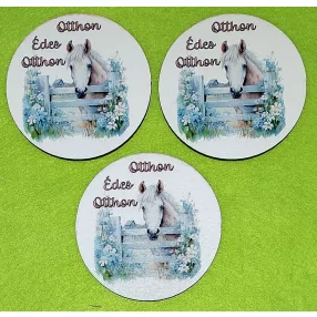   8cm kerek Nyomtatott Fa  Fehér ló karámban Otthon Édes Otthon felirattal	3db/csomag	8cm vastagság 3mm	