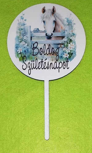 Fehér fa  tortadísz Fehér ló karámban   Boldog születésnapot  felirattal	1db/csomag	10x18cm vastagság 2,5mm	