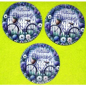   8cm kerek Nyomtatott Fa  Lila kerékpár levendulás háttér Hello Tavasz felirattal 	3db/csomag	8cm vastagság 3mm	