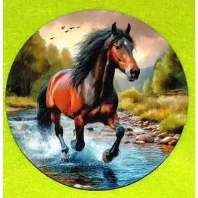   	11,8cm Nyomtatott Fa Kerek kopogtató közép Patakban vágtató barna ló 	1db/csomag	11,8cm vastagság 3mm	