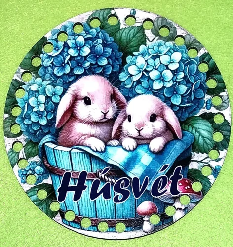 15cm Horgolható nyomtatott fa alap 7 mm lyukkal  Két nyuszkó dézsában Húsvét  felirattal  	1db/csomag	15cm vastagság 3mm	