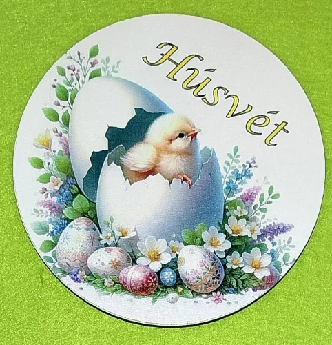 Nyomtatott Fa Kerek kopogtató közép  Kiscsibe tojáshéjban húsvét felirattal   	1db/csomag	11,8cm vastagság 3mm	