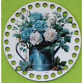   12cm Horgolható nyomtatott fa alap 7 mm lyukkal   Locsoló kana fehér és kék rózsával 	1db/csomag	12cm vastagság 2,5mm	