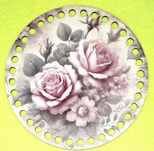 15cm Horgolható nyomtatott fa alap 7 mm lyukkal Rusztikus háttér rózsaszín rózsával   	1db	15cm vastagság 2,5mm	