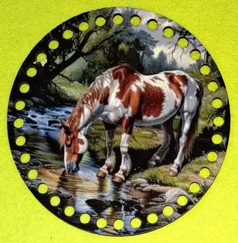 15cm Horgolható nyomtatott fa alap 7 mm lyukkal Tarka ló 	1db	15cm vastagság 2,5mm	