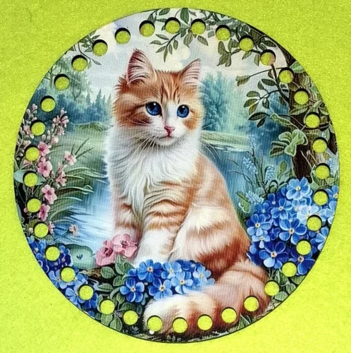 15cm Horgolható nyomtatott fa alap 7 mm lyukkal Vörös kis cica 	1db	15cm vastagság 2,5mm	