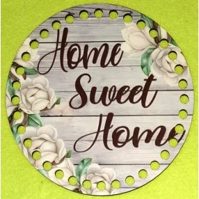   15cm Horgolható nyomtatott fa alap 7 mm lyukkal Deszkás háttér fehér virágos Home sweet home   	1db	15cm vastagság 2,5mm	