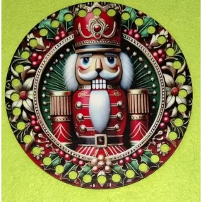   15cm Horgolható nyomtatott fa alap 7 mm lyukkal Diótörő piros 	1db	15cm vastagság 2,5mm	