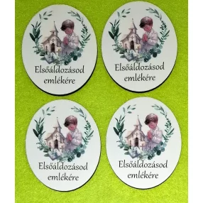   Nyomtatott ovál tábla kisfiú Elsőáldozásod emlékére  felirattal	4db	6,5x7,5cm vastagság 2,5mm	