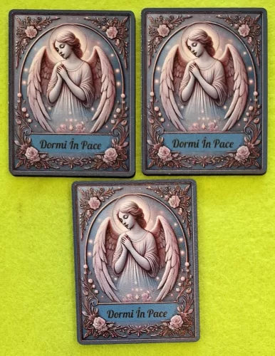 Nyomtatott Fa   Nyomtatott fa Angyalkás tábla Dormi  În Pace felirattal	3db/csomag	5x7cm vastagság   3mm	