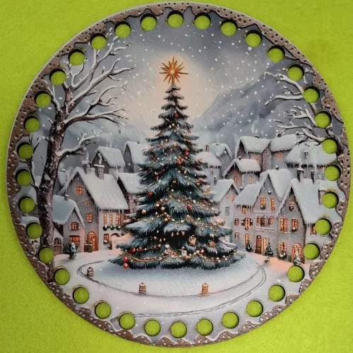 15cm Horgolható nyomtatott fa alap Karácsonyfa a főtéren 7mm lyukkal	1db	15cm vastagság 2,5mm	