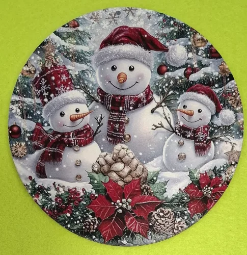 Nyomtatott kerek kopogtató közép Hóember trió 	1db	15cm vastagság 2,5mm	