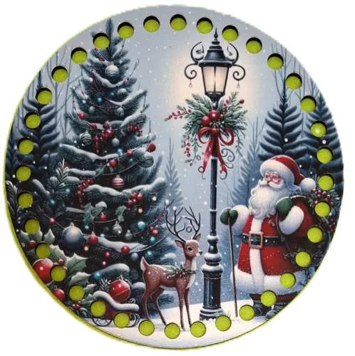 15cm Horgolható nyomtatott fa alap Télapó kandeláber alatt 7mm lyukkal	1db	15cm vastagság 2,5mm	