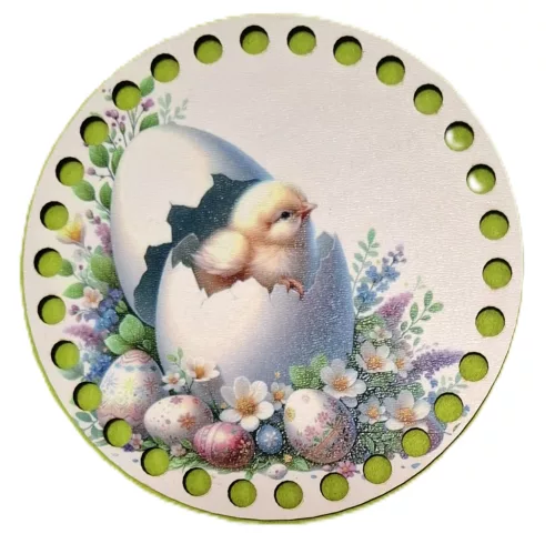 12cm Horgolható nyomtatott fa alap 7 mm lyukkal   Kiscsibe tojáshéjban    	1db	12cm vastagság 2,5mm	