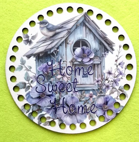 15cm Horgolható nyomtatott fa alap 7mm lyukkal Szürke házikós madáretető ,lilla virággal Home Sweet Home  felirattal	1db/csomag	15cm vastagság 3mm	