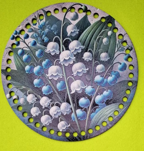 19,5cm Horgolható nyomtatott fa alap 7mm lyukka Gyöngyvirágos 	1db	19,5cm vastagság 2,5mm	