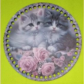   19,5cm Horgolható nyomtatott fa alap 7 mm lyukkal Aranyos kis cicák 	1db	19,5cm vastagság 2,5mm	