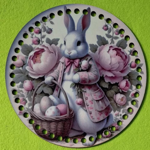 19,5cm Horgolható nyomtatott fa alap 7 mm lyukkal   Fehér Nyuszi rózsaszín virággal  	1db	19,5cm vastagság 2,5mm	