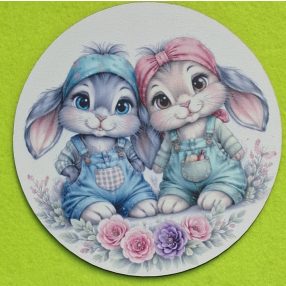   	Nyomtatott kerek kopogtató közép Aranyos nyuszipár 	1db	15cm vastagság 2,5mm	