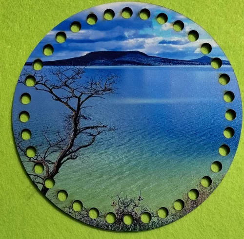 15cm Horgolható nyomtatott fa alap 7 mm lyukkal   Balaton Fonyód 1	1db/csomag	15cm vastagság 2,5mm	