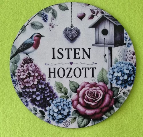 Nyomtatott kopogtató közép ,Fa alapú HDF(nem tömörfa)     Madáretetős  Isten Hozott  felirattal	1db	15cm vastagság 2,5mm	