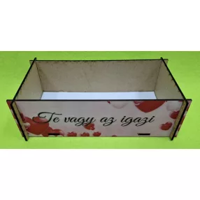   Nyomtatott  Lapraszerelt , Doboz Piros  szíves  Te vagy az igazi  felirattal	1db	18x10cm magasság 6cm,anyag vastagság 2,5mm	